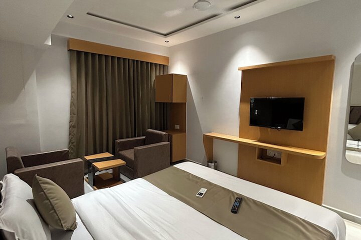 Room 8 of 23