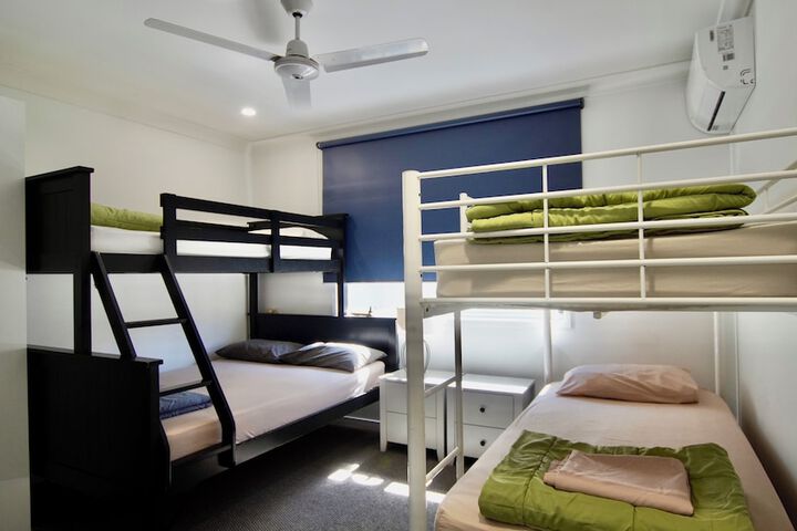 Room 4 of 36
