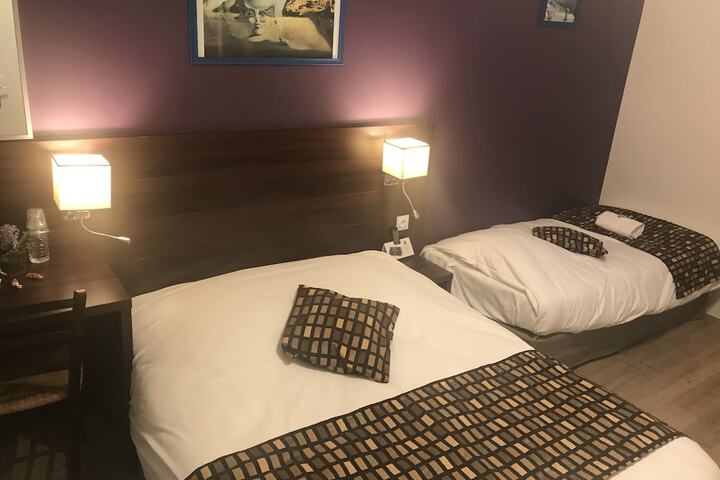 Room 17 of 44