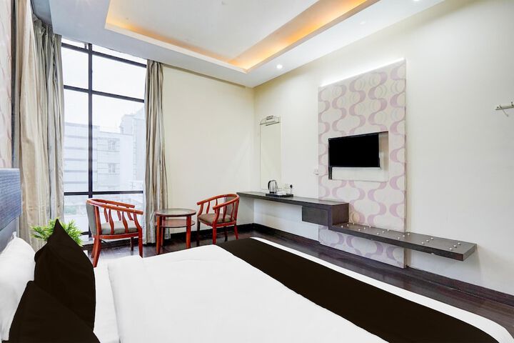 Room 14 of 27