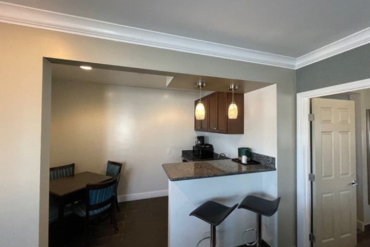 Room 8 of 43