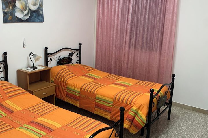 Room 5 of 50