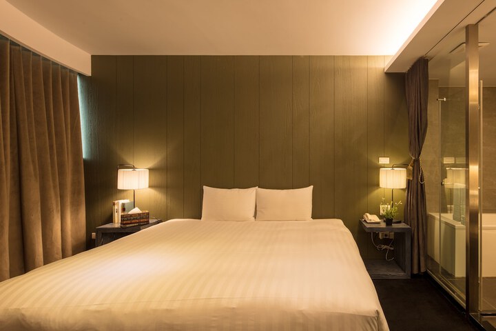 Room 44 of 79