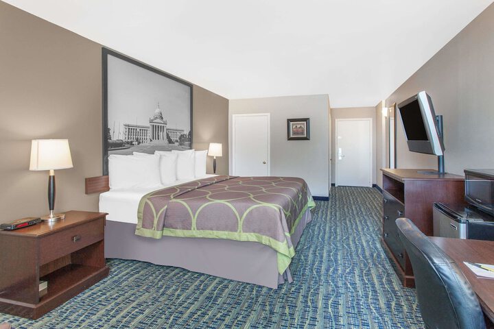 1 King Bed (10 of 10)