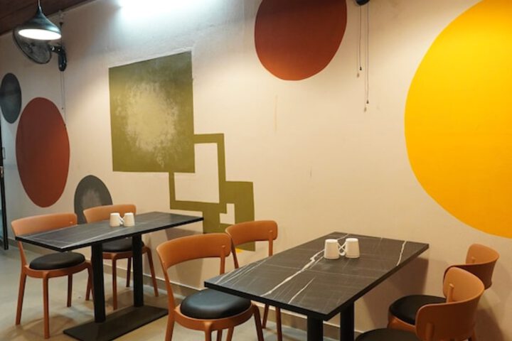 Dining 54 of 63