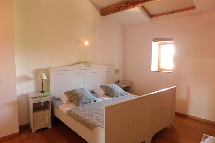 Room 9 of 36