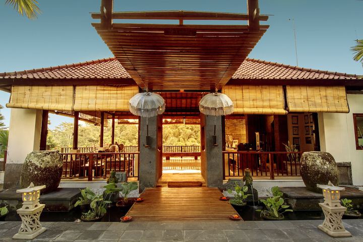 Lobby Entry