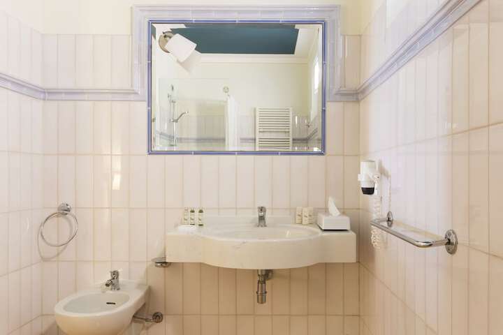Room 15 of 54