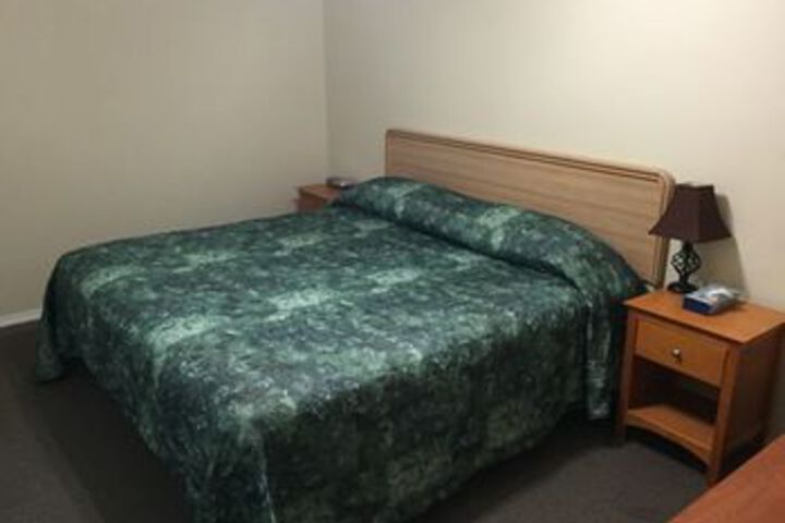 Room 6 of 14
