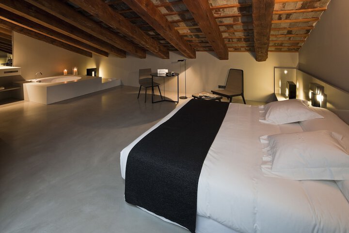Room 12 of 75