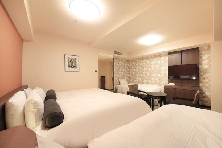 Room 10 of 43