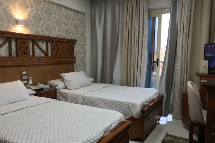 Room 6 of 46