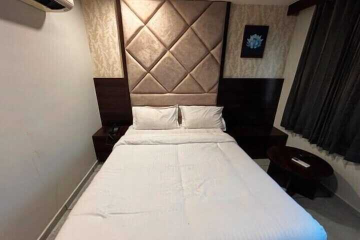 Room 28 of 51