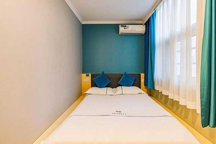 Room 7 of 34