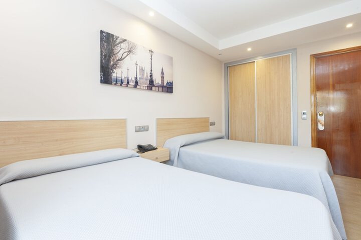 Room 10 of 39