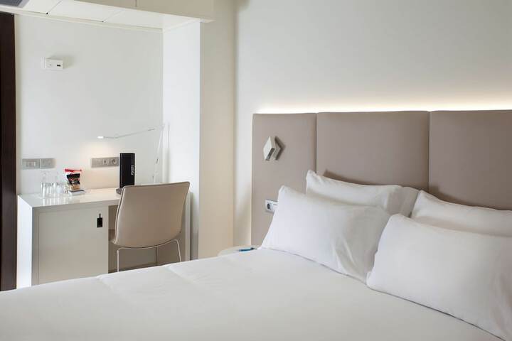 Room 8 of 27