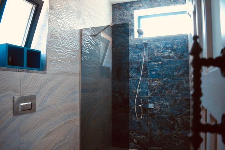 Room 70 of 97