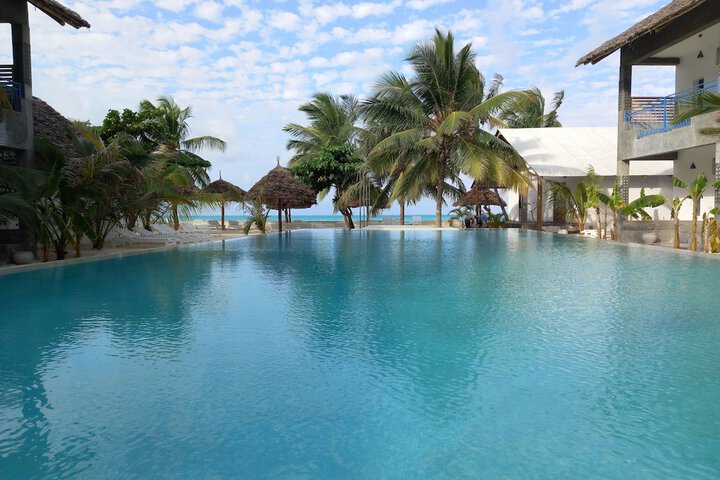 Pools & Facilities