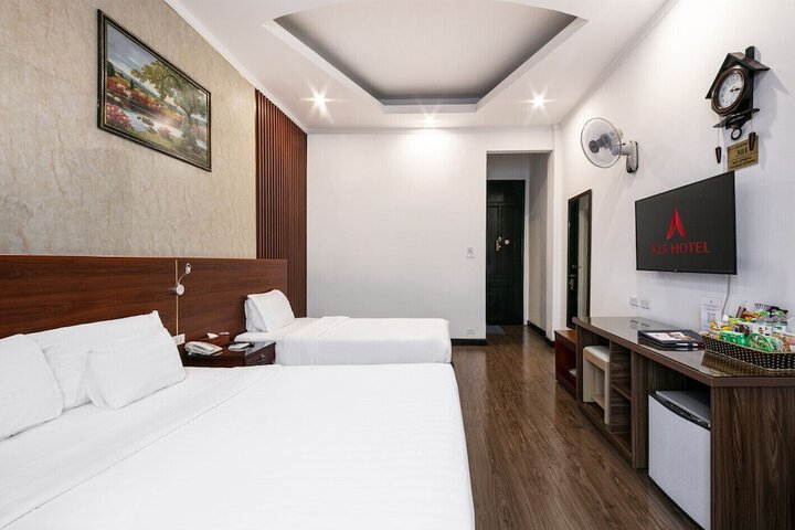Room 3 of 10