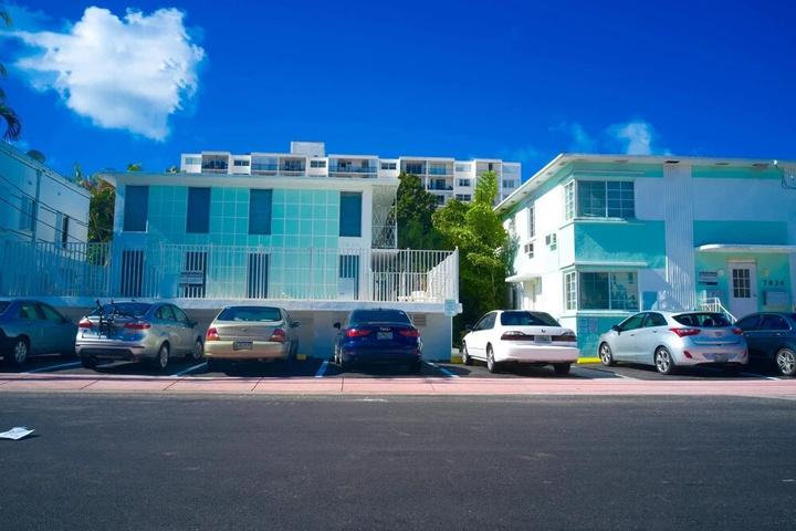 Image of Modern 2BR APT Pool 6Min Walk Miami Beach Kitchen 21