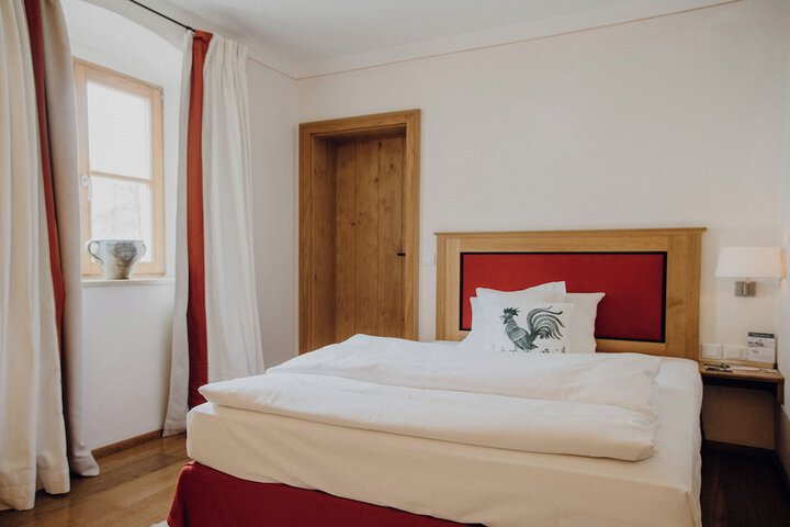 Room 45 of 103
