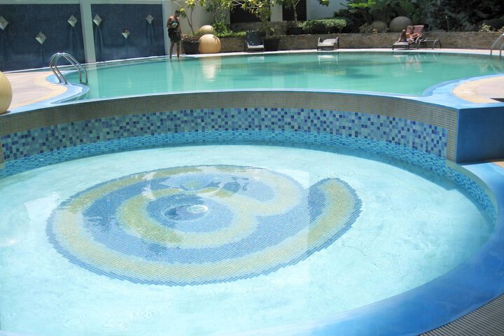 Pools & Facilities