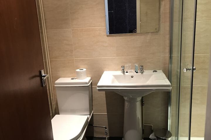 Room 20 of 37