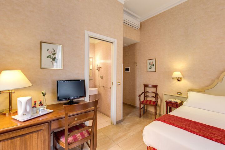 Room 4 of 26