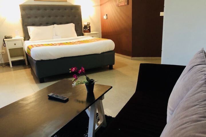 Room 14 of 77
