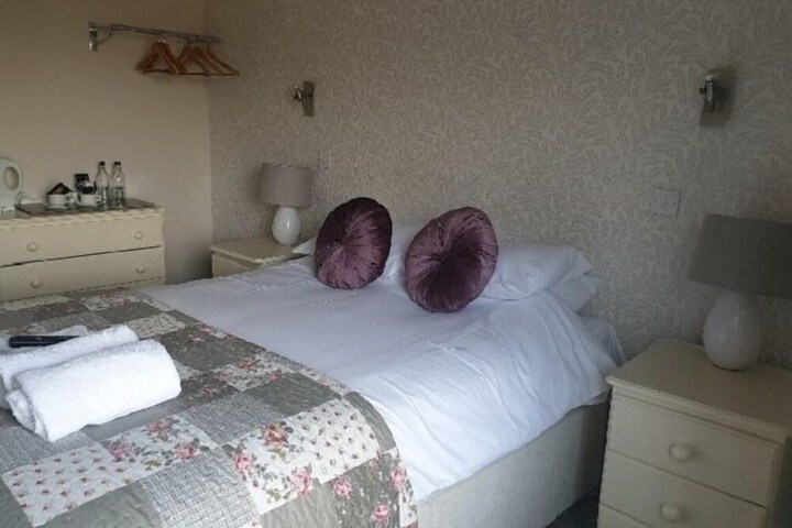 Room 12 of 34