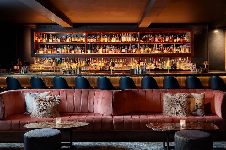 Lounge 93 of 108