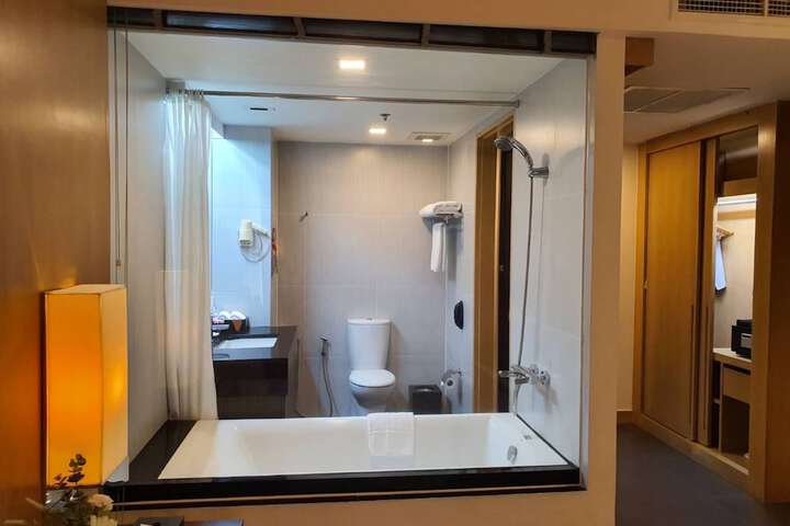 Room 17 of 62