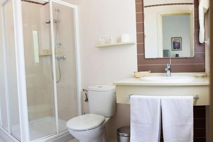 Room 10 of 41