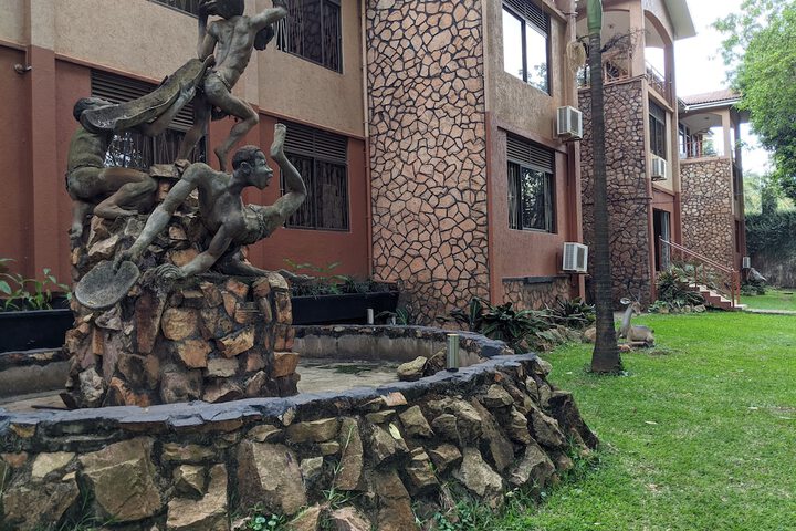 Hotel Exterior 41 of 50