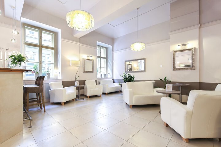 Entrance & Lobby