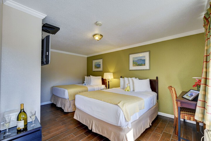 Room 28 of 65