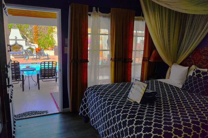 Room 17 of 36