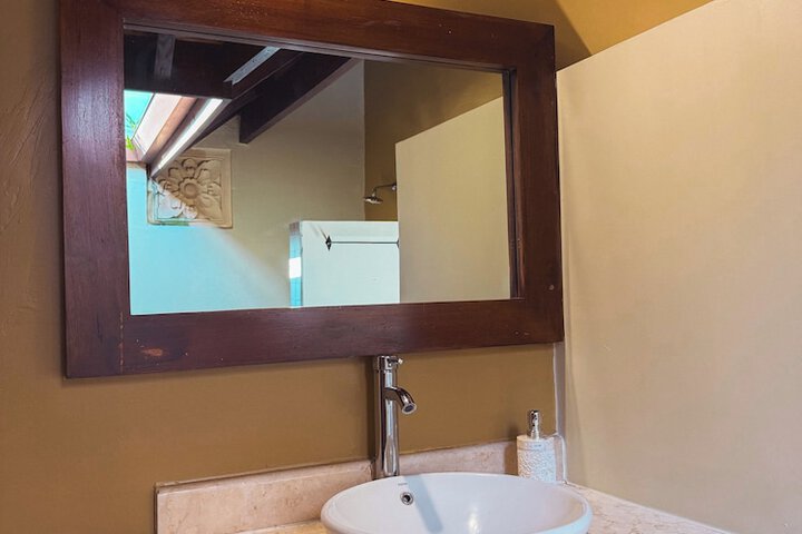 Room 110 of 186