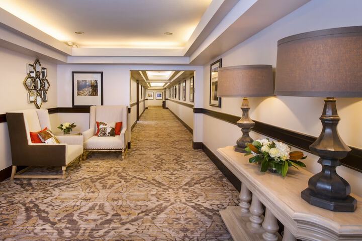 Ballroom/Hall 273 of 302