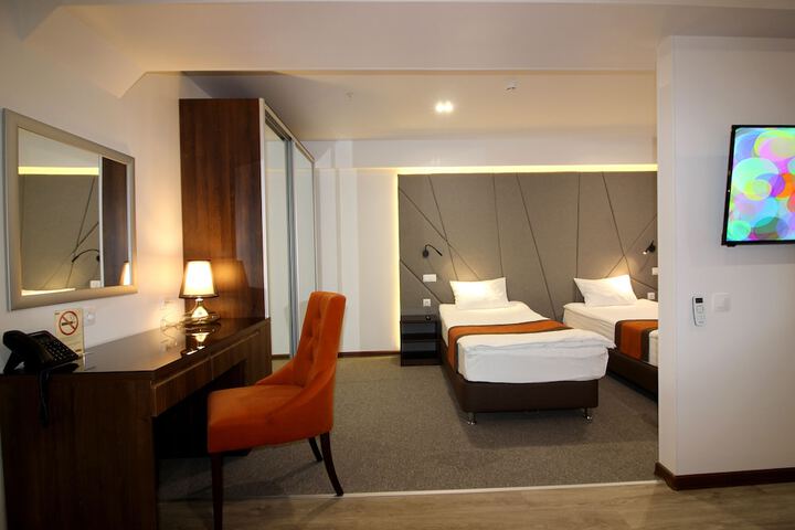 Room 17 of 82