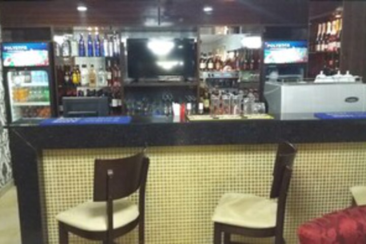 Lounge 6 of 47