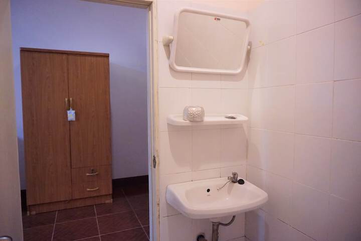 Room 52 of 68