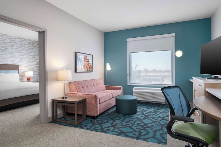 Room 6 of 19