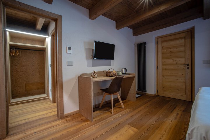 Room 10 of 50