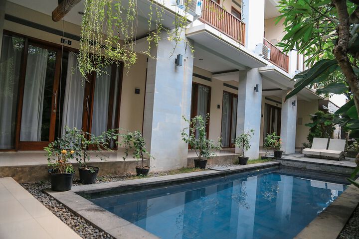Pool Hotel