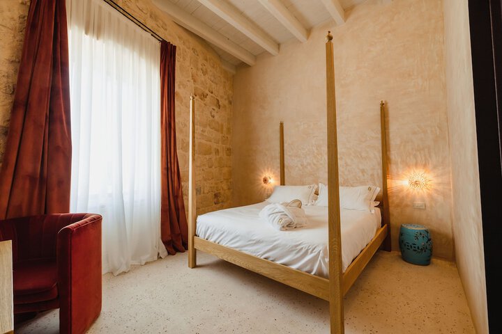 Room 17 of 72