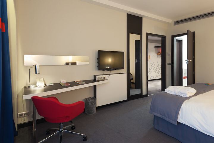 Room 14 of 114