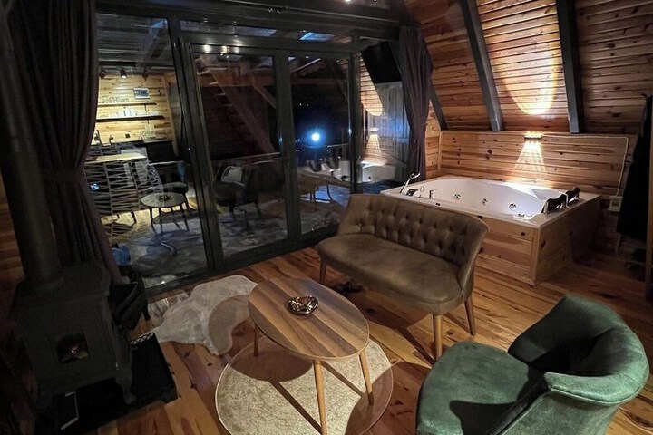 Room 9 of 42