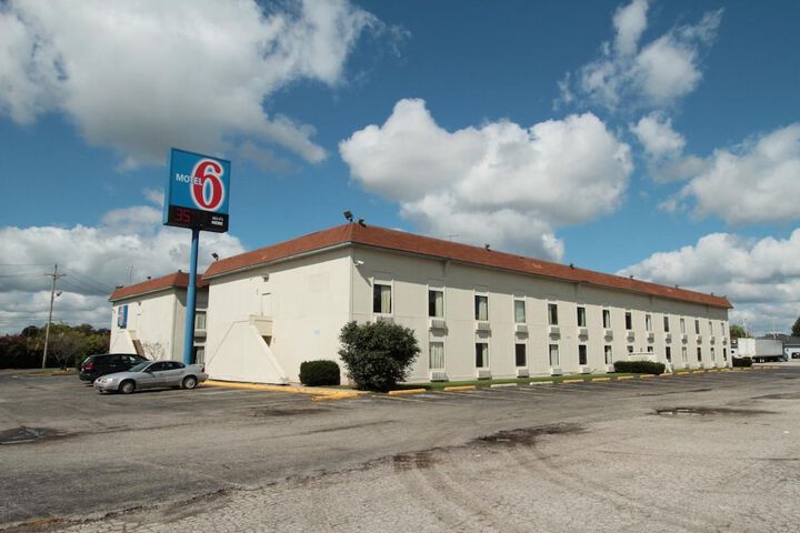 Hotel Entry