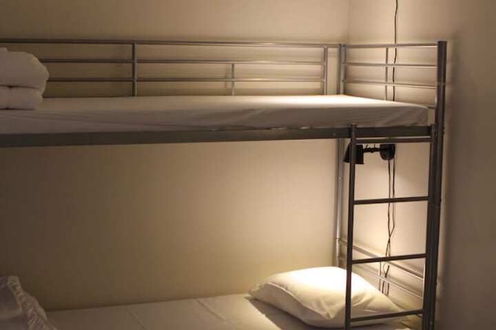 Room 25 of 82
